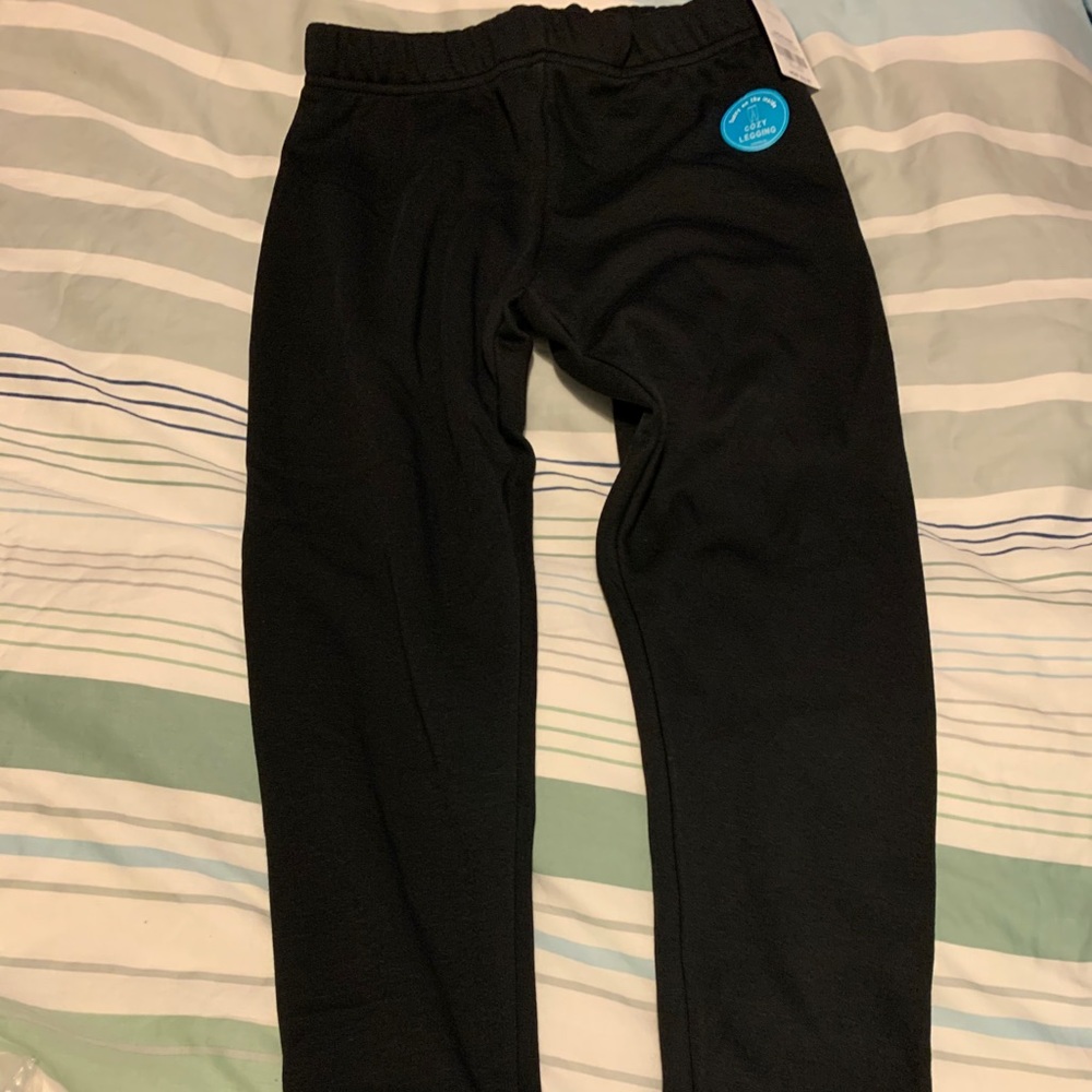 Girls fleece-lined leggings.